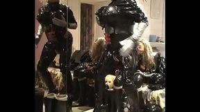 Roxina2007HornyLatexBabe020307.WMV