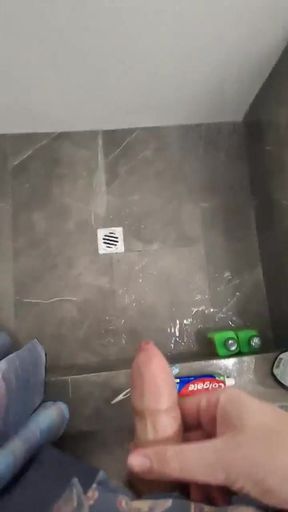 uncut aussie pees in shower