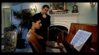 Amatérské velký zadek Sofia Gucci a Candy Strong ošukané velkým penisem Mike Angelo