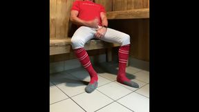 Buff Dilfjockdad87 Almost Gets Caught Jerking in the Sauna