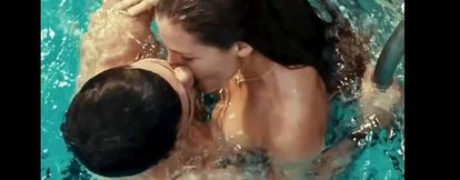 Elsa pataky hot boobs sucked in swimming pool