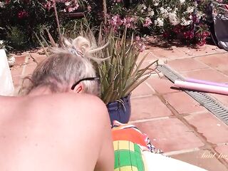 Rencounter Hawt Mature MILF Maggie Moon at the Hotel Pool