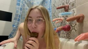 webcam - sucking a lot of cocks!