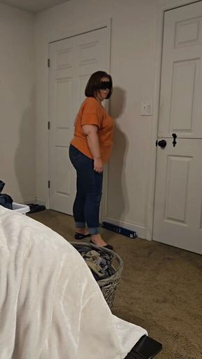 I want to feel your cock between my feet and watch you squirm!