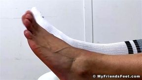 Muscular handsome black dude Kobe shows off feet and toes