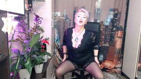 my stepmom is my webcam slut! immodest dancing, close-up pussy and honest masturbation of a bitch in 45+ format!