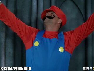Mario and luigi parody double stuff - Brazzers