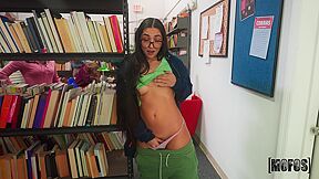 Shameless Bimbo Emotional X-rated Video With Madison Wilde