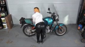 Custom Clip: Leather Seat Licking & Hard Revving BMW Motorcycle - HD 1080p mp4