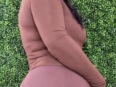 Fat mature webcam chick making herself cum with a vibrator