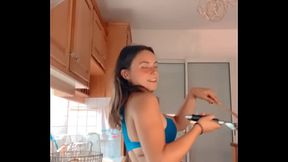 Vient voir ce que t&rsquo_a cuisini&egrave_re de pr&eacute_pare comme vid&eacute_o aujourd&rsquo_hui