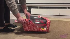 Sneaker-Girl Ella - Christmas Gift Crush