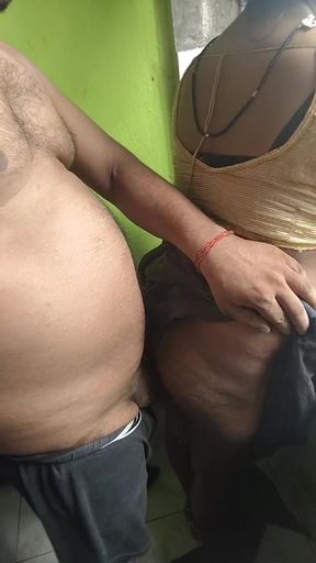 At the time of washing the baratan, he rubbed sister-in-law&#039;s ass with his cock.