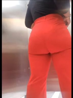 Ya'll really want to watch me pee huh 🤔 Ask and you shall receive 💦💦