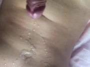 Esto sucede cuando pienso en el hermoso trasero de Lana Rhoades. Masturbación masculina. Mucho semen