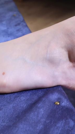 Ginger's Hurting, Smelly and Sweaty Big Feet
