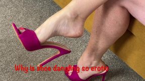 Mrs Mature Feet, Playsuit and Showing Her Barefeet 526