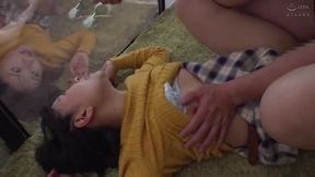 Feast on this Japa babe&#039;s hot, cool-as-fuck show