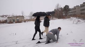 JANE and RADA - You know what we like when our boots are perfectly clean!