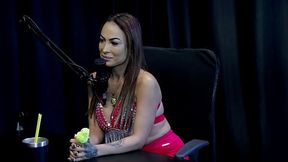 Tattooed Latina milf Belinha Baracho gives handjob in POV