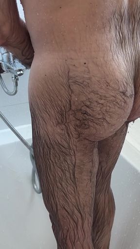 Powerful moment from "Earl is taking a bath in the bathroom"