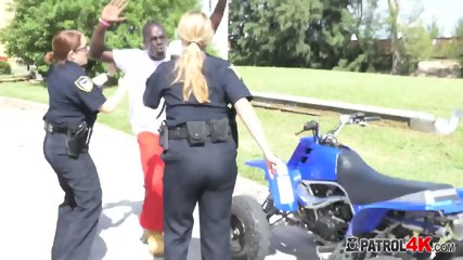 Black motor guys make female cops very horny in cop reality