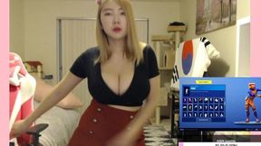 Twitch streamer flaunts bouncing breasts