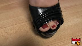 Leena Sky hooked on feet!! FuckedFeet