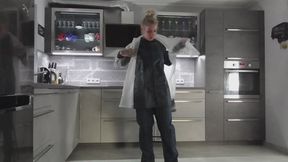 Miss Francine im Regatta Regenanzug und transparentem Regenanzug