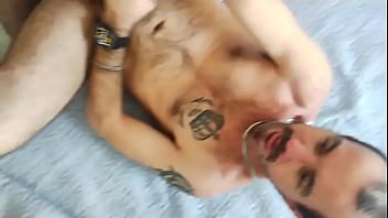 Dando para o pai de fam&iacute_lia peludo