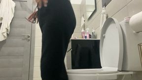 Hot blonde toilet sittingg and dumping