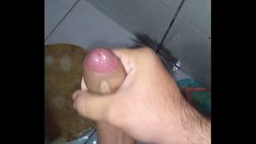 Batendo uma no banho