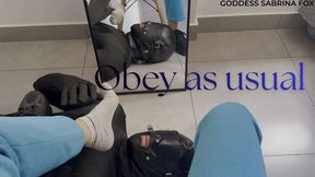 Playing with my feet on a slave through the mirror