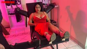 Strong woman succumbs to tickling MP4