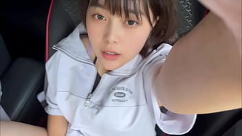 【車内オナニー】愛液がいっぱいでました。 誰か車の中で一緒にシませんか？