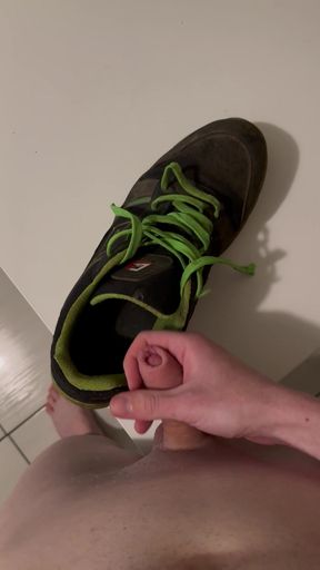 My best friend accidentally left his work boots with me (I then poured everything on myself)