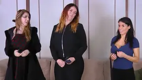 Delivery guy's dream comes true with stunning naked lesbian action