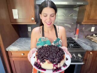 Baker get creamed. Full video on only fans.