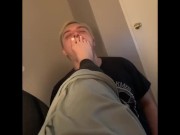 Footboy can’t handle licking his own cum up
