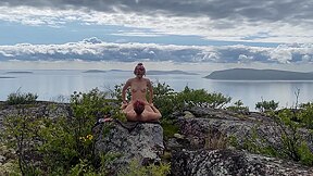Vi Kom Til Ubeboede Oer For At Skyde Smuk Sex For Dig Pa Et Bjerg Med Udsigt Over Havet