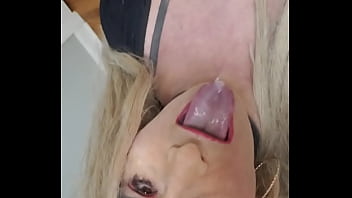 cummy mouth bitch