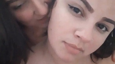 Adoro uma dupla penetração de brinquedinhos