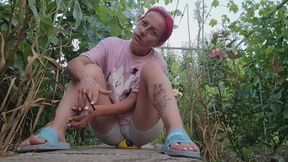 SMOKING IN THE FOREST – Ball Bouncing & Chain Smoking Challenge