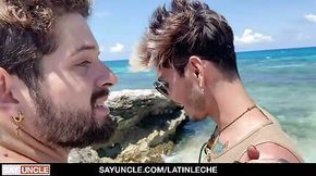 Nice and Romantic Gay Sex On The Beach!