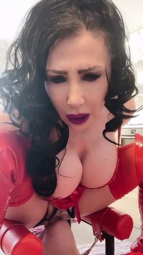 Nicole DuPapillon UK&#039;s Longest Labia  - Queening Stool Session- Just Lick My Cunt