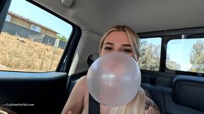 Harley and Madi Blow Bubble Gum Bubbles in the Car 4K (3840x2160)