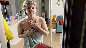 Sucking Off Pizza Delivery Guy
