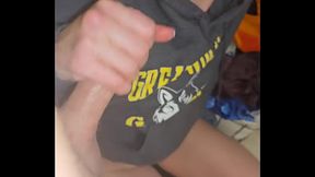 Milf fucks and blows while doing the laundry