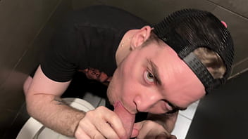 (4k) Ex-straight guy got fucked to orgasm in a McDonald&rsquo_s bathroom