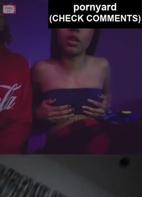 Slim teen amateur webcam session with her boyfriend